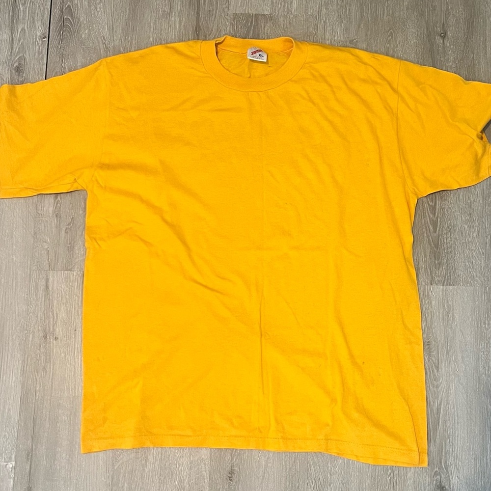 Vintage single stitch on sleeves jerzees tag Yellow T-Shirt